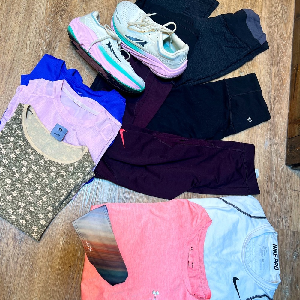 Women’s Altra Running Shoes and Athletic Clothing